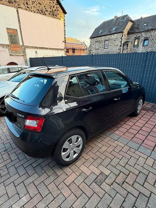 Gebraucht Skoda Fabia 75 PS (55 kW) 2016 Schwarz Kleinwagen