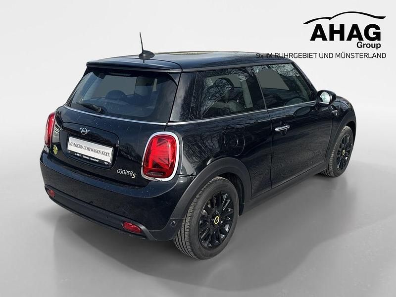 Gebraucht Mini Cooper SE 135 kW (184 PS) 2023 Schwarz Kleinwagen