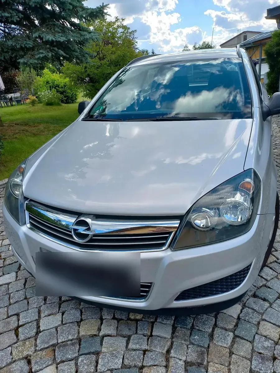 Gebraucht Opel Astra 90 PS (66 kW) 2010 Silber Kombi