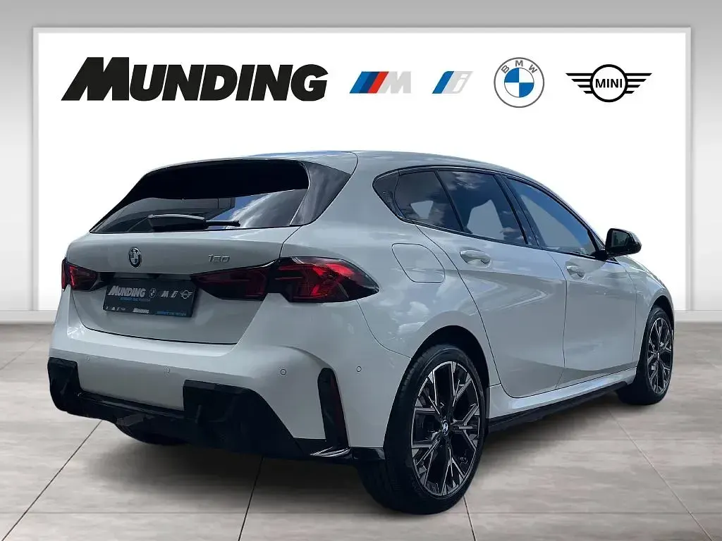 Neu BMW 120 Sport Line 170 PS (125 kW) 2026 Weiß Kleinwagen