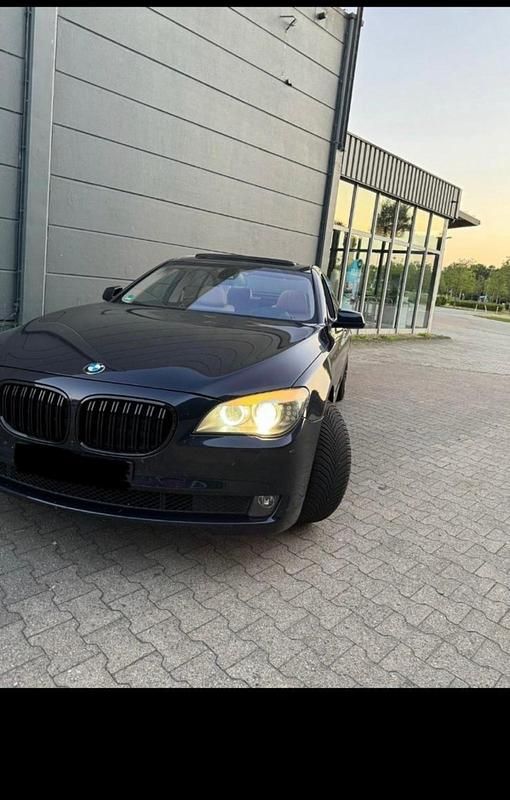 Gebraucht BMW 740 326 PS (239 kW) 2009 Schwarz Limousine