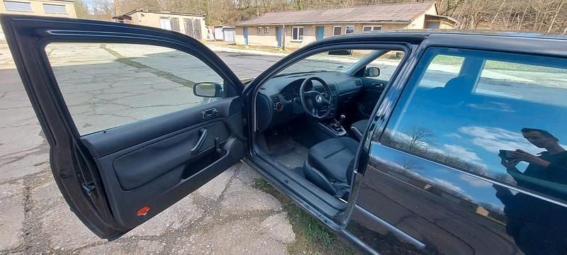Gebraucht VW Golf IV 75 PS (55 kW) 2002 Schwarz Kleinwagen