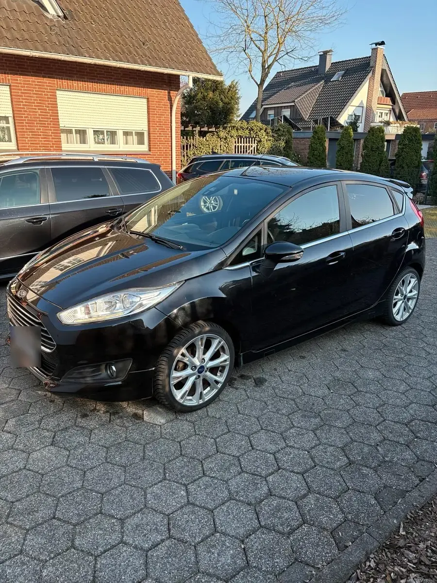 Gebraucht Ford Fiesta 125 PS (91 kW) 2013 Schwarz Coupé