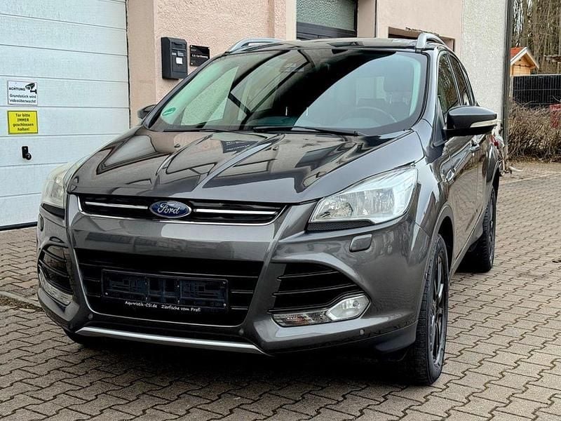 Gebraucht Ford Kuga Titanium 179 PS (131 kW) 2015 Magnetic SUV