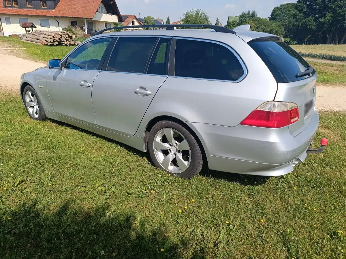 Gebraucht BMW 525 177 PS (130 kW) 2006 Silber Kombi