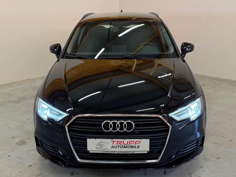 Gebraucht Audi A3 Ambiente 150 PS (110 kW) 2018 Schwarz Limousine
