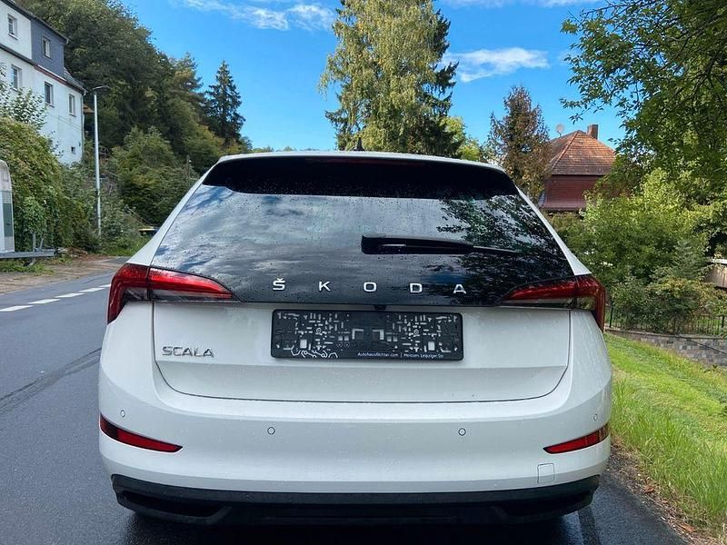 Gebraucht Skoda Scala Style 110 PS (80 kW) 2022 Weiß Kleinwagen