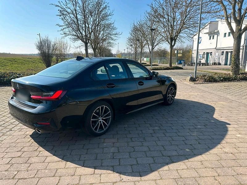 Gebraucht BMW 320 Performance 190 PS (139 kW) 2022 Schwarz Limousine
