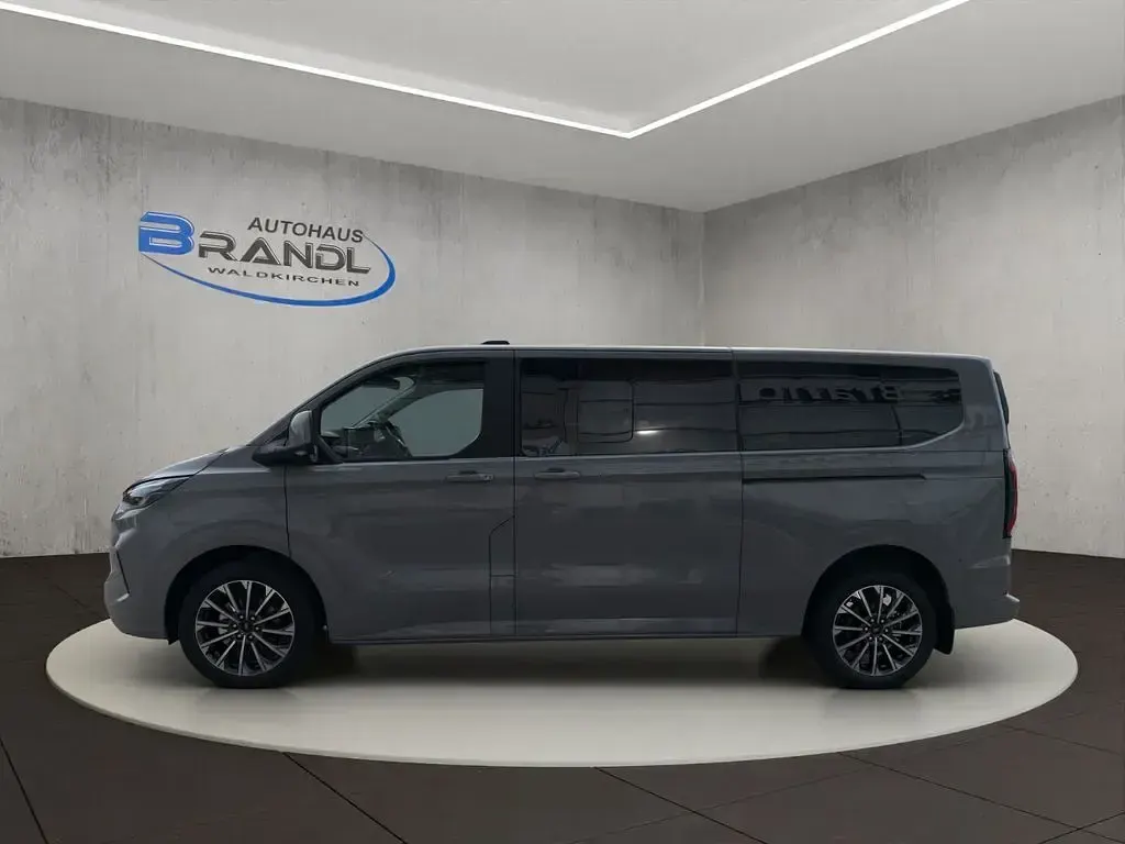 Neu Ford Tourneo Custom Titanium X 170 PS (125 kW) 2026 Grau Van