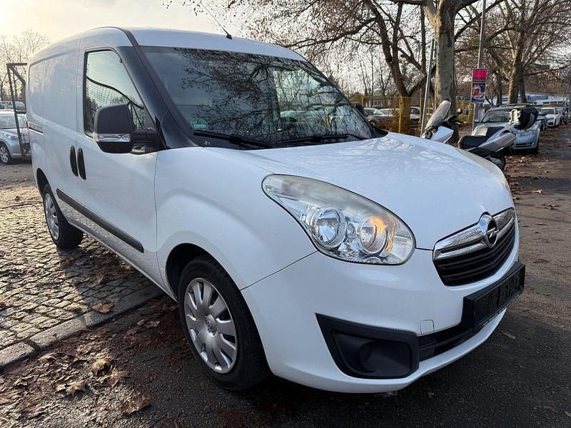 Gebraucht Opel Combo 90 PS (66 kW) 2012 Weiß Van / Kleinbus