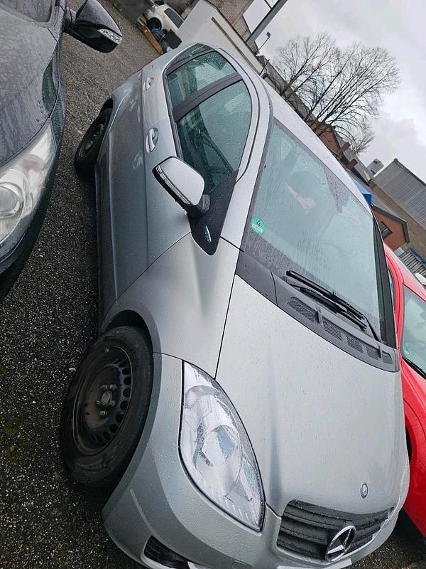 Gebraucht Mercedes A160 95 PS (69 kW) 2012 Silber Kleinwagen