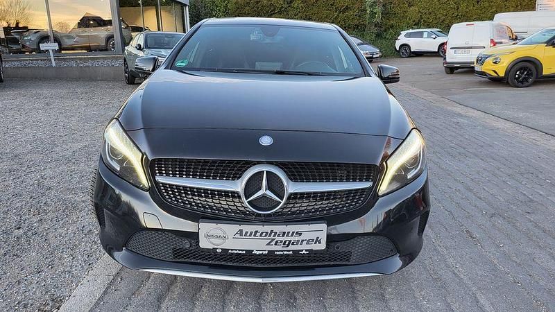 Gebraucht Mercedes A200 156 PS (114 kW) 2016 Schwarz Limousine
