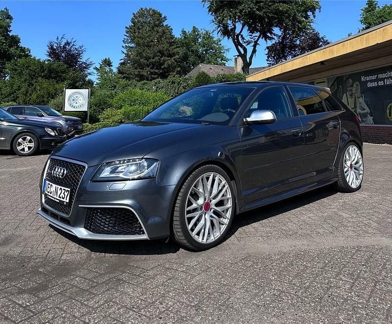 Grau Gebraucht 2011 Audi RS3 Kleinwagen | 20.000 € (Fairer Preis) - Bild 1/4