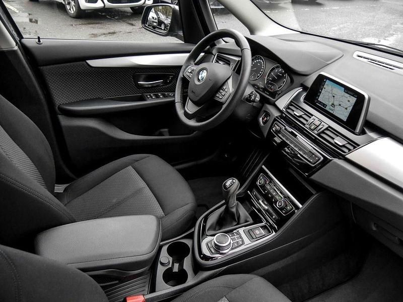 Gebraucht BMW 218 Advantage 136 PS (100 kW) 2021 Grau Van / Kleinbus