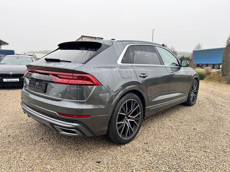 Gebraucht Audi Q8 S-Line 286 PS (210 kW) 2020 Grau SUV