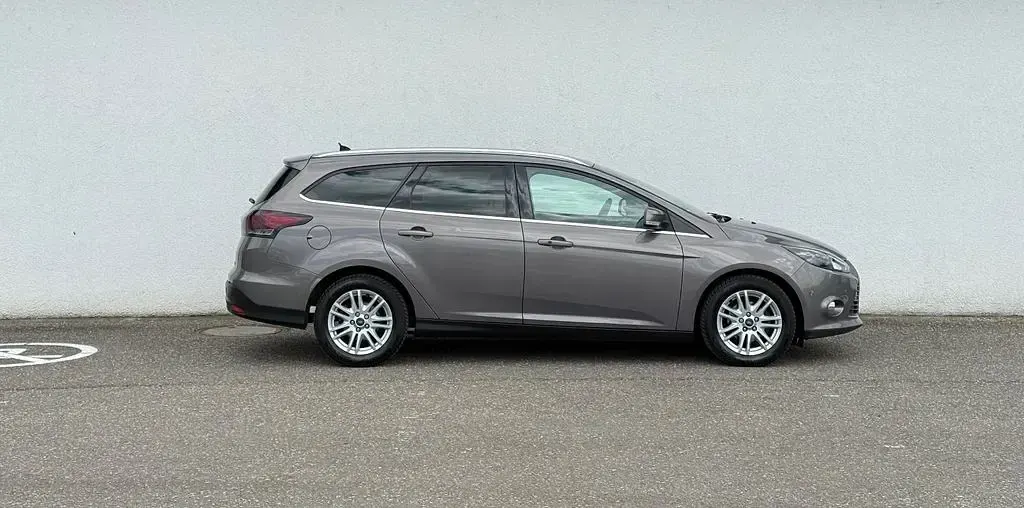 Gebraucht Ford Focus Titanium 125 PS (91 kW) 2014 Braun Limousine