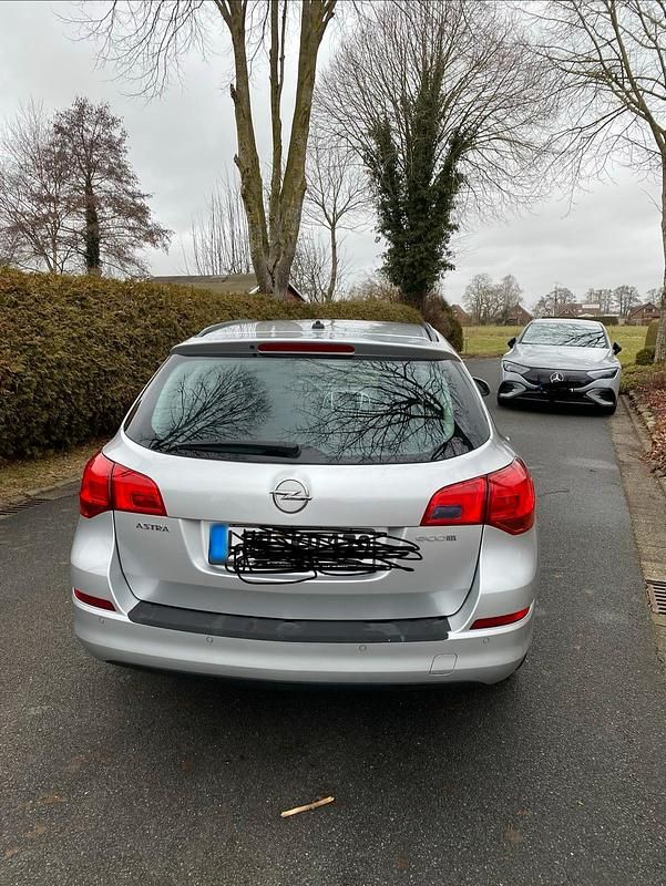 Gebraucht Opel Astra 116 PS (85 kW) 2012 Grau Kombi