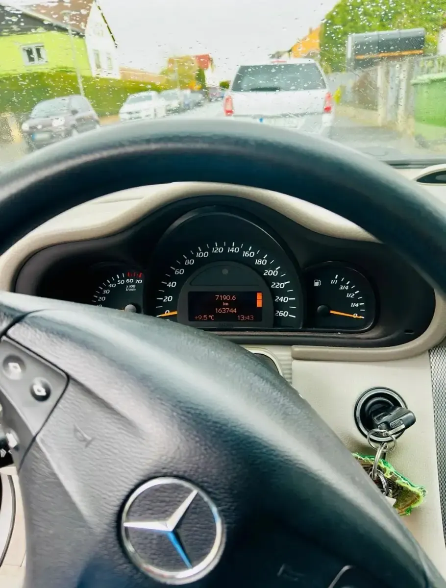 Second-hand Mercedes C200 163 CP (119 kW) 2003 Auriu Coupe