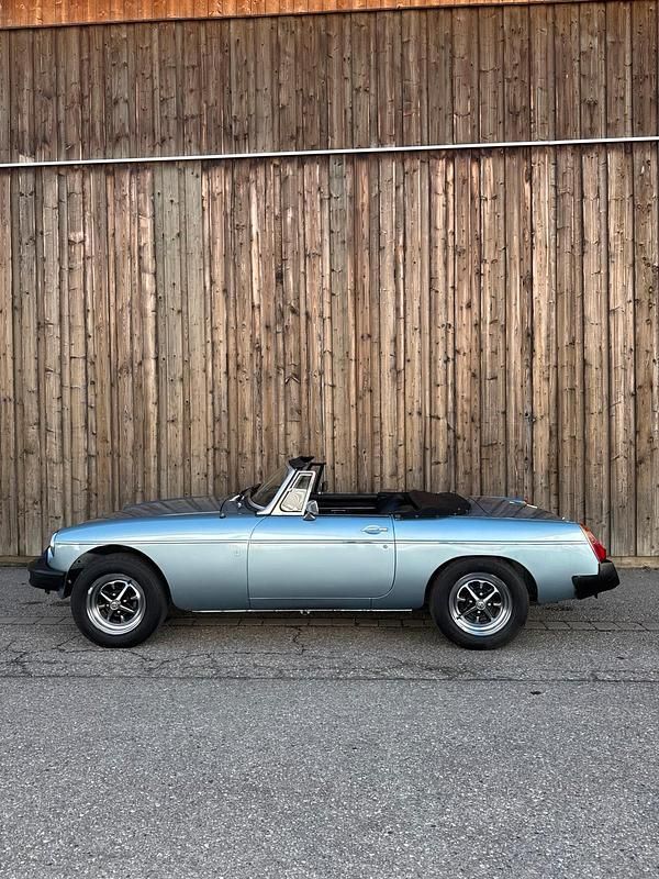 Second-hand MG B 90 CP (66 kW) 1976 Albastru Cabrio