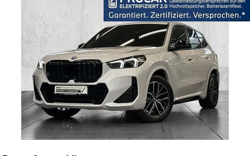 Weiß Gebraucht 2022 BMW iX1 M Sport SUV | 41.880 € (Fairer Preis) - Bild 1/4