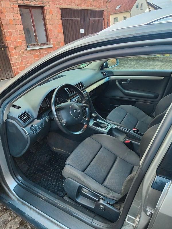 Gebraucht Audi A4 131 PS (96 kW) 2003 Silber Kombi