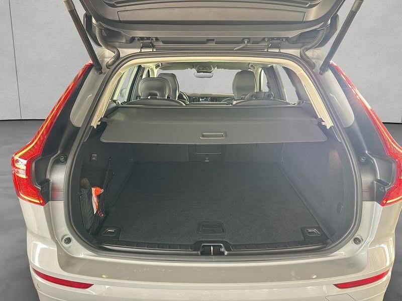 Gebraucht Volvo XC60 Core 250 PS (183 kW) 2024 Vapour grey SUV