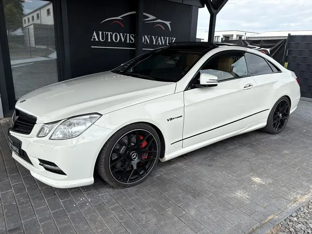 Gebraucht Mercedes E500 408 PS (300 kW) 2012 Calcitweiss  unilack Coupé
