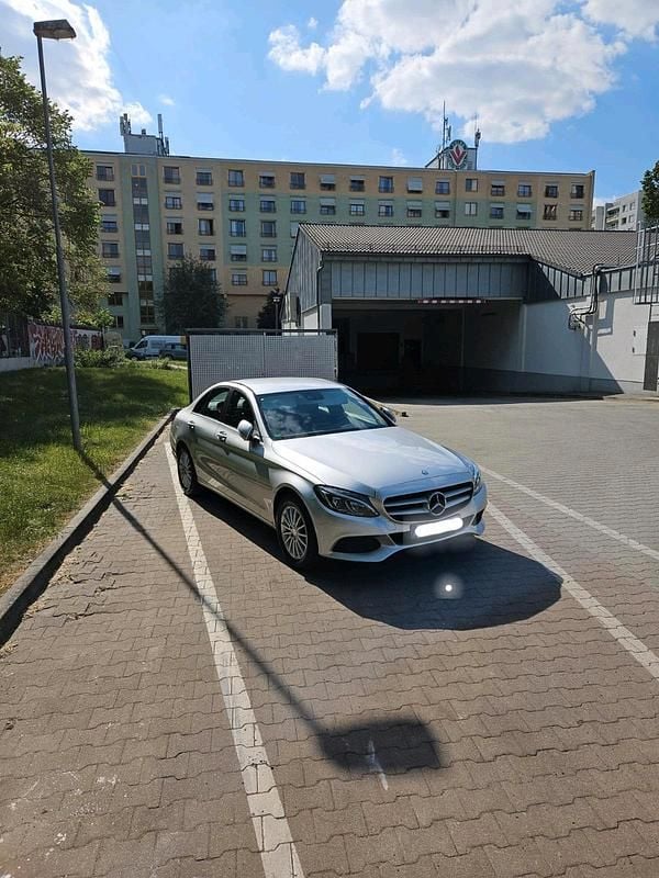 Gebraucht Mercedes C180 154 PS (113 kW) 2015 Silber Limousine