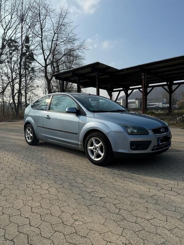 Blau Gebraucht 2009 Ford Focus Coupé | 1.499 € (Superpreis) - Bild 1/4