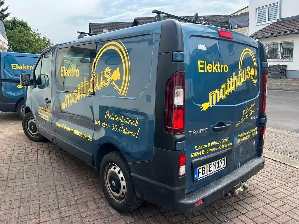 Gebraucht Renault Trafic 121 PS (88 kW) 2017 Blau Van / Kleinbus