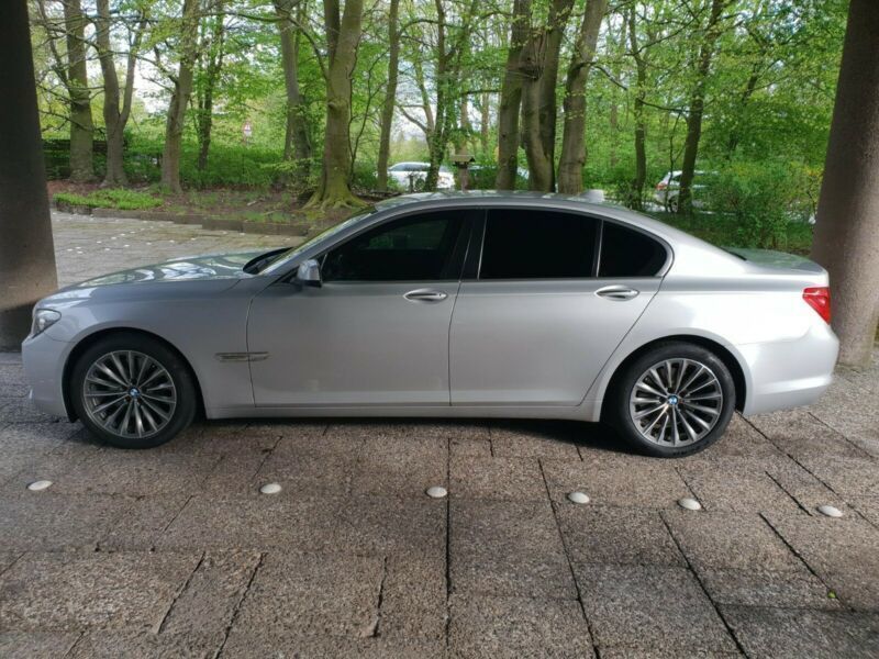 Bmw 740 2010