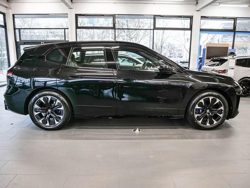 Neu BMW iX M Sport 300 kW (408 PS) 2025 Schwarz SUV