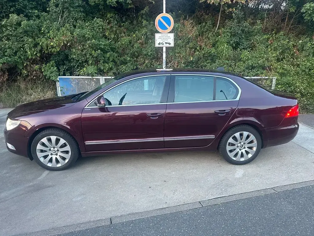Gebraucht Skoda Superb Elegance 170 PS (125 kW) 2010 Rot Limousine