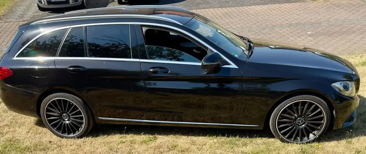 Gebraucht Mercedes C180 156 PS (114 kW) 2015 Schwarz Kombi
