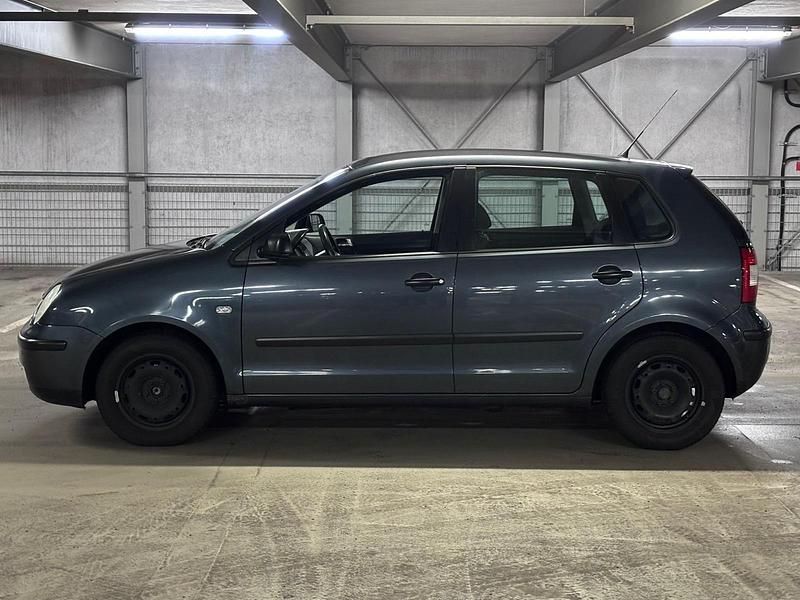 Gebraucht VW Polo 64 PS (47 kW) 2004 Grau Kleinwagen