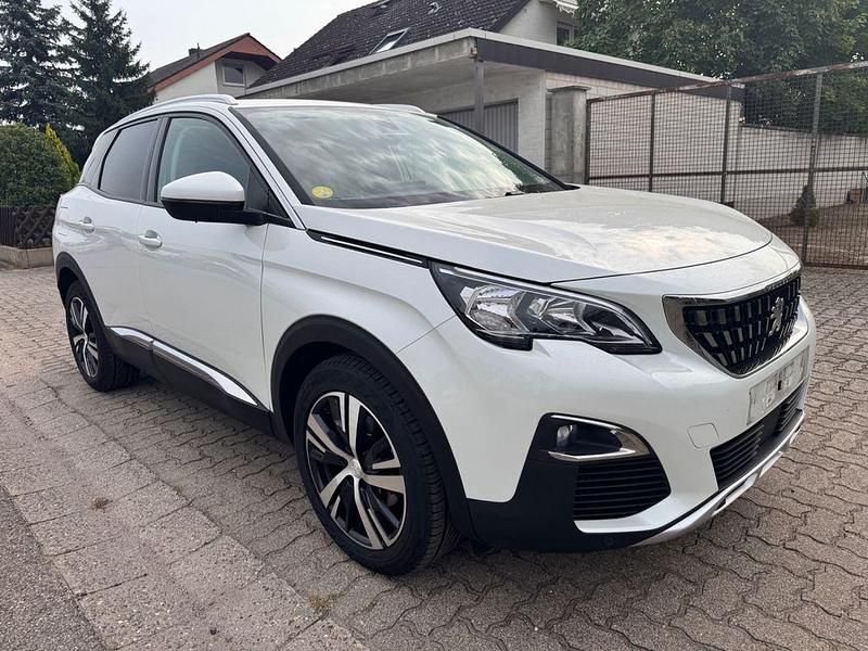 Weiß Gebraucht 2019 Peugeot 3008 Allure SUV | 14.900 € (Fairer Preis) - Bild 1/4