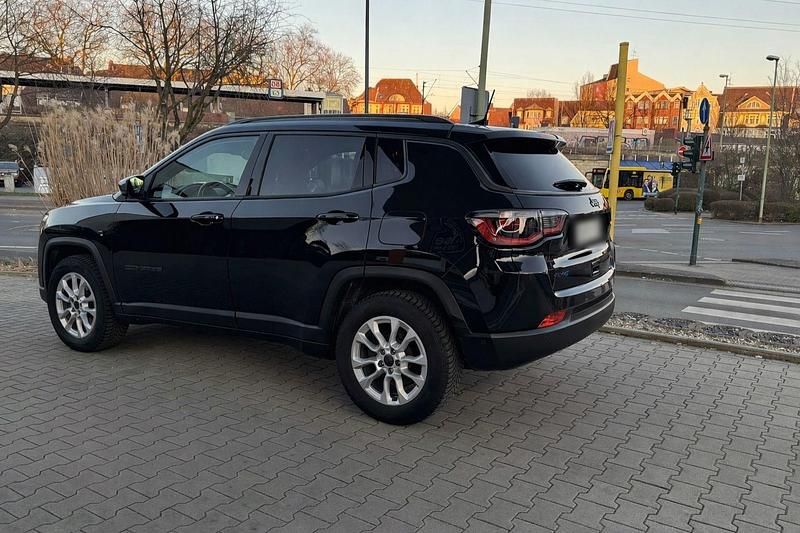 Second-hand Jeep Compass 241 CP (177 kW) 2020 Negru SUV