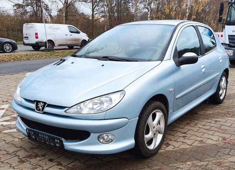Blau Gebraucht 2007 Peugeot 206 Tendance Limousine | 2.000 € (Fairer Preis) - Bild 1/4