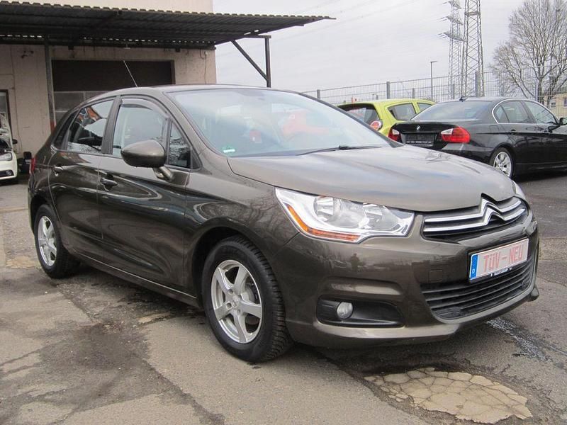 Second-hand Citroën C4 Attraction 95 CP (69 kW) 2012 Maro Berlinǎ