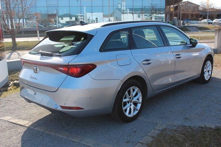 Gebraucht Seat Leon Style 150 PS (110 kW) 2022 Grau Limousine
