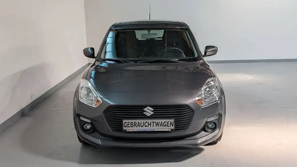 Gebraucht Suzuki Swift Comfort 90 PS (66 kW) 2020 Grau Kleinwagen