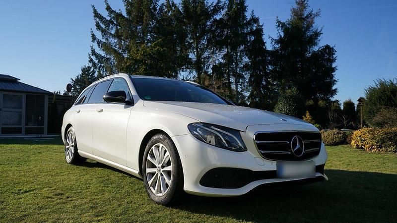 Gebraucht Mercedes E200 184 PS (135 kW) 2018 Weiß Kombi