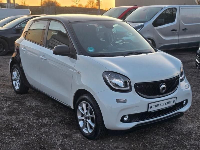 Gebraucht Smart ForFour Basis 90 PS (66 kW) 2018 Schwarz Kleinwagen