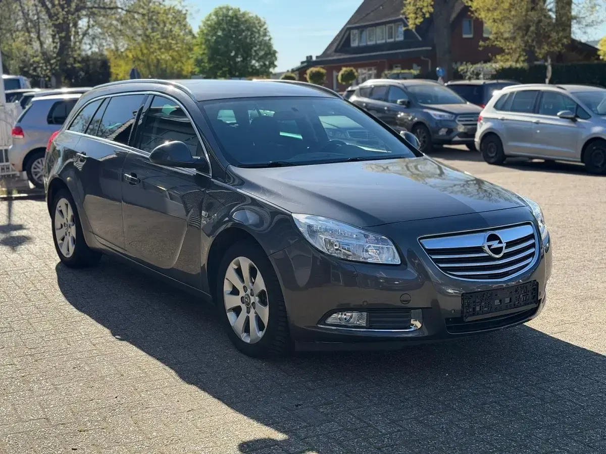 Second-hand Opel Insignia 140 CP (102 kW) 2012 Gri Break