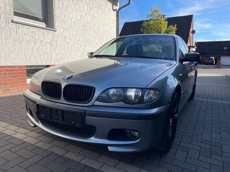 Grau Gebraucht 2003 BMW 325 M Sport Limousine | 5.800 € (Fairer Preis) - Bild 1/4