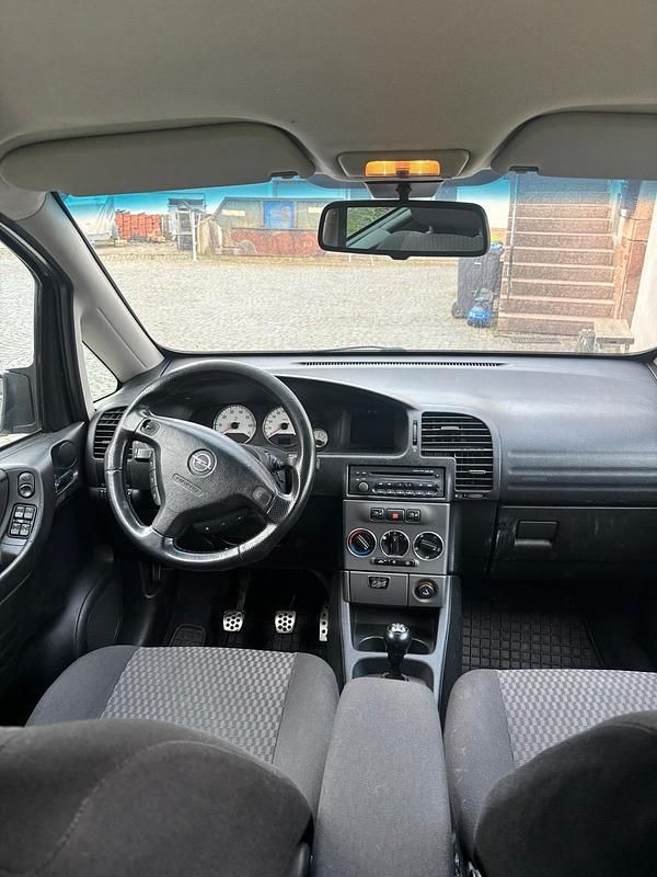 Gebraucht Opel Zafira OPC 147 PS (108 kW) 2004 Silber Van / Kleinbus