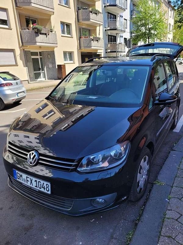 Schwarz Gebraucht 2014 VW Touran Trendline Van / Kleinbus | 6.450 € (Guter Preis) - Bild 1/4