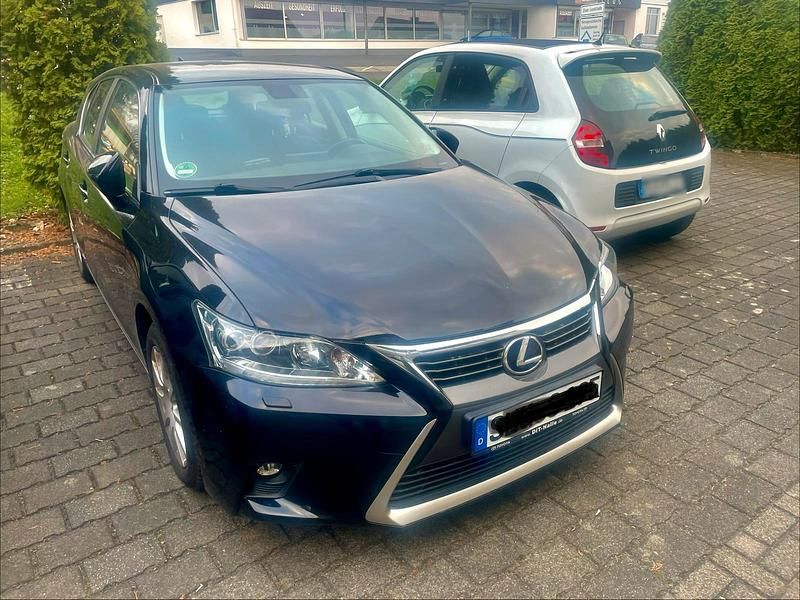 Gebraucht Lexus CT200h 136 PS (100 kW) 2015 Schwarz Limousine