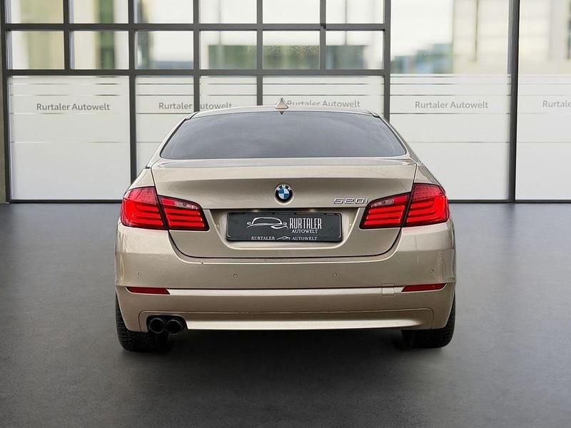 Gebraucht BMW 520 184 PS (135 kW) 2013 Beige Limousine