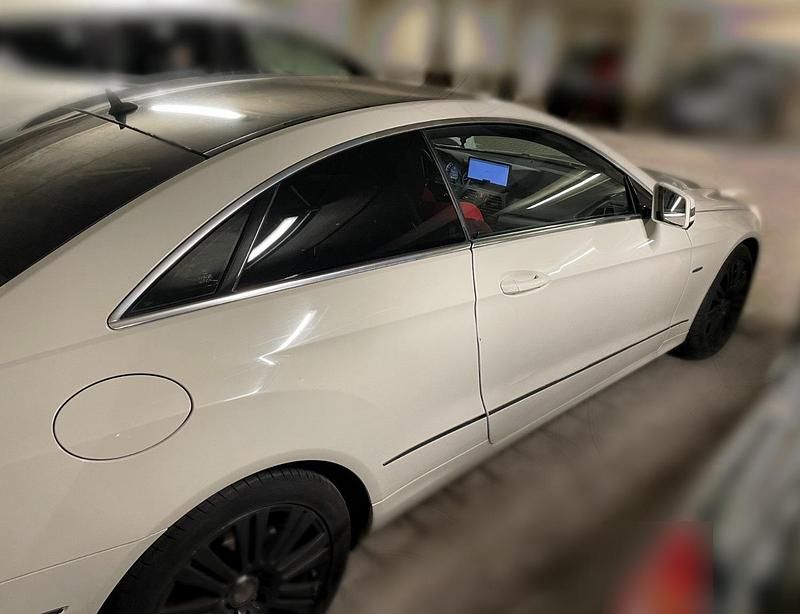 Gebraucht Mercedes E250 207 PS (152 kW) 2010 Weiß Coupé